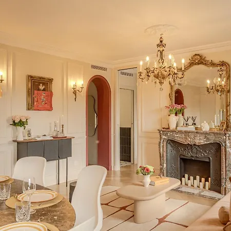 Appartamento With Eiffel Tower View Parigi