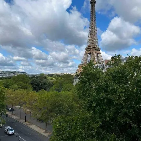 With Eiffel Tower View Appartamento Parigi