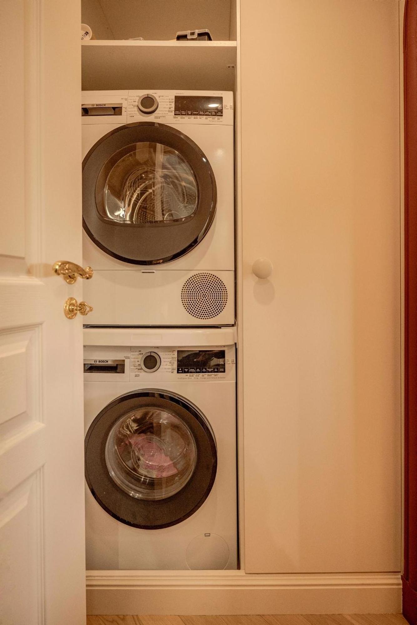 With Eiffel Tower View Apartment *